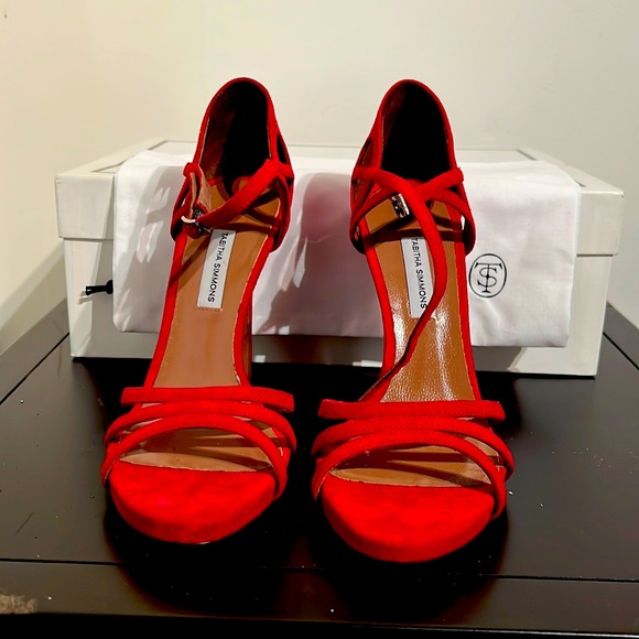 Tabitha Simmons Size 37 - Picture 1 of 3